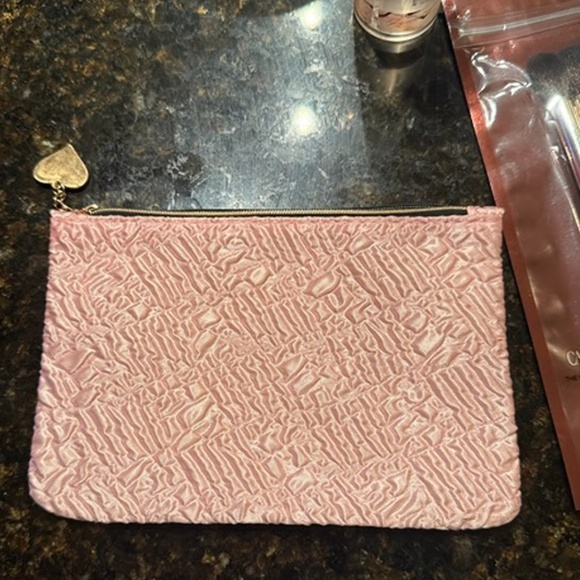 Makeup Brushes and Facial Mist Bundle with Small Cosmetic Case NEW - Picture 4 of 6